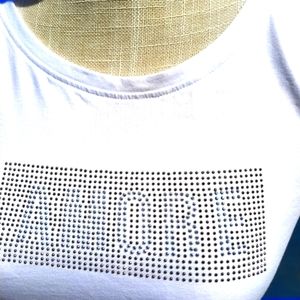 ❤️NEW "AMORE"🤍 studded, form fitting t-shirt w/split sleeve